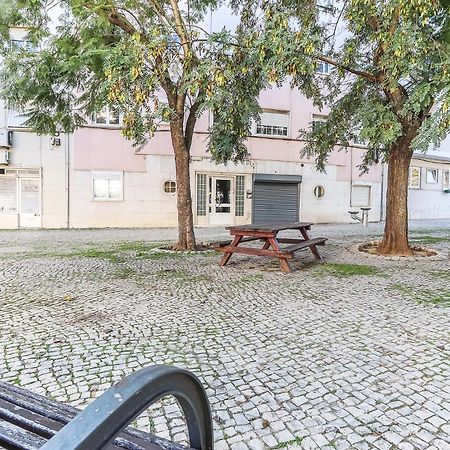 Vita Portucale ! Moscavide Casa Branca W/ Terrace Lissabon Exterior foto