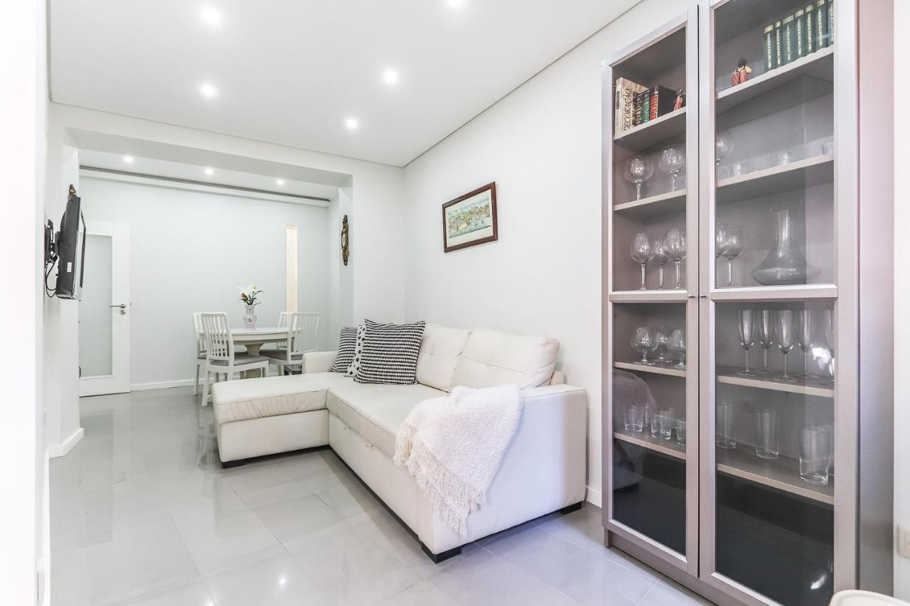 Vita Portucale ! Moscavide Casa Branca W/ Terrace Lissabon Exterior foto